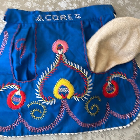 Two hand-embroidered, handmade half aprons, from Portugal. - Picture 6 of 6